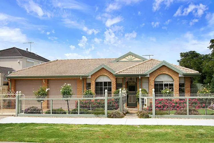 68 Saronvale Crescent, Hillside VIC 3037