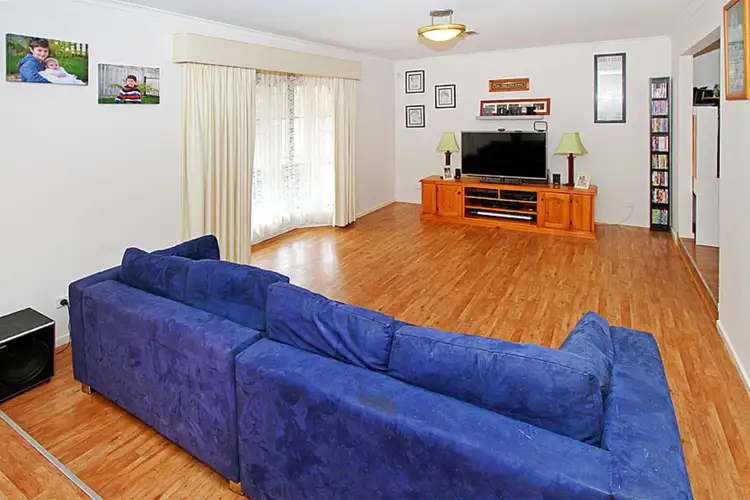 Fourth view of Homely house listing, 2 Garden Close, Hillside VIC 3037