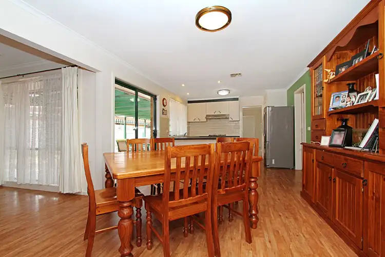 Sixth view of Homely house listing, 2 Garden Close, Hillside VIC 3037