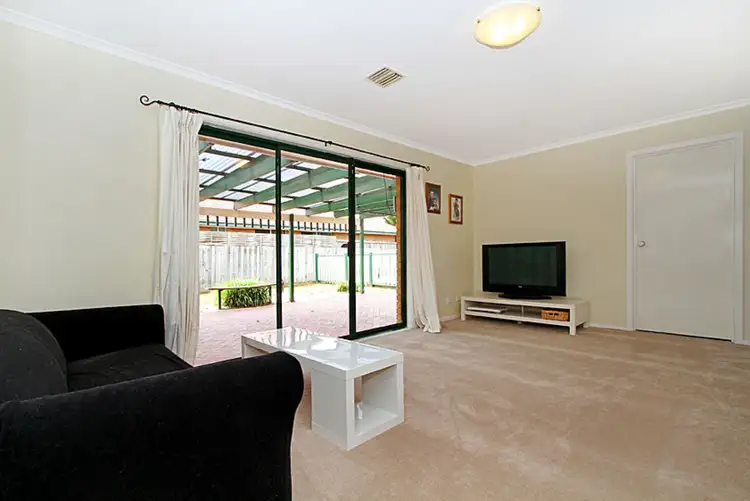Seventh view of Homely house listing, 2 Garden Close, Hillside VIC 3037