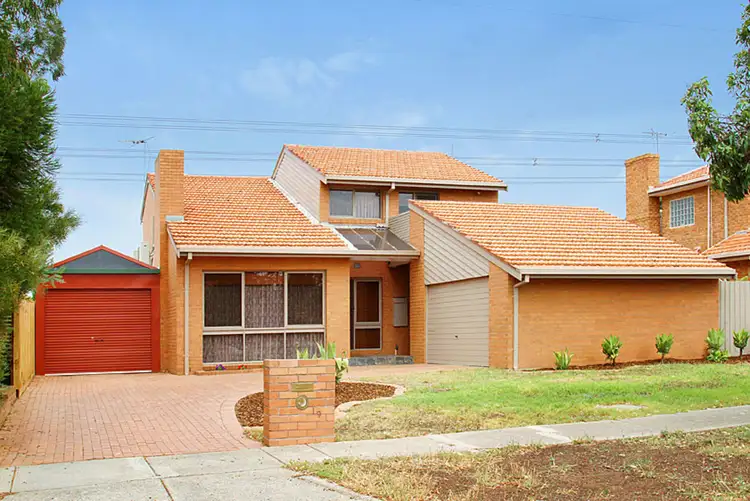 19 Corryong Crescent, Taylors Lakes VIC 3038