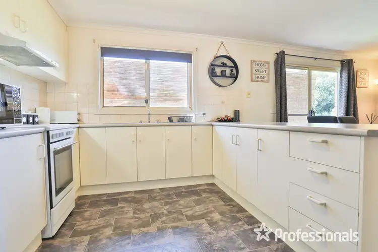 Fifth view of Homely villa listing, 13 Ashwood Court, Mildura VIC 3500