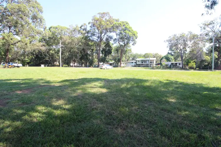 186-188 High Central Road, Macleay Island QLD 4184