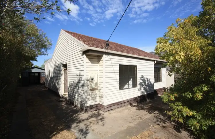 33 Cartwright Street, Oak Park VIC 3046