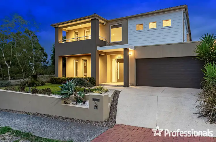 33 Freshfield Avenue, Mooroolbark VIC 3138