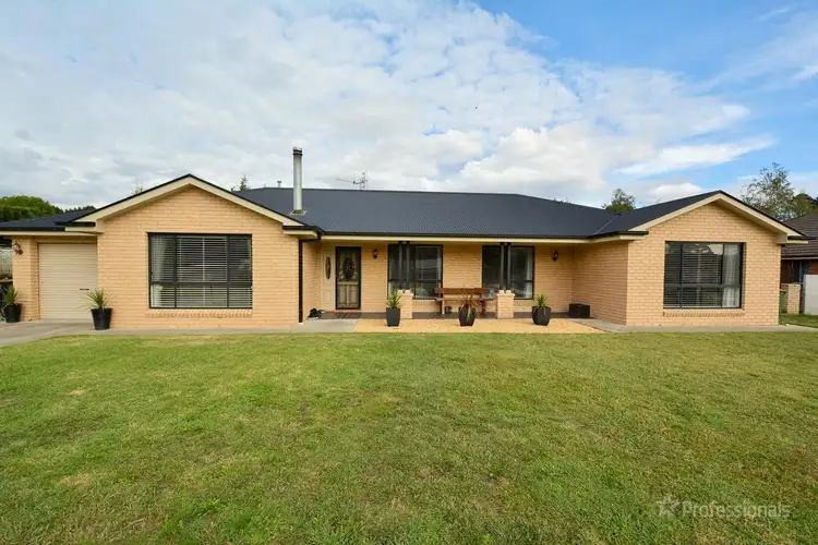 10 Windarra Place, Marrangaroo NSW 2790