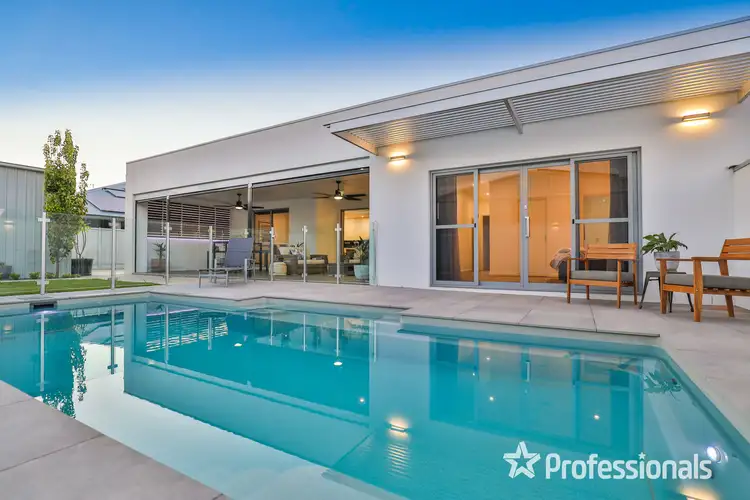 Third view of Homely house listing, 2 Valentino Court, Mildura VIC 3500