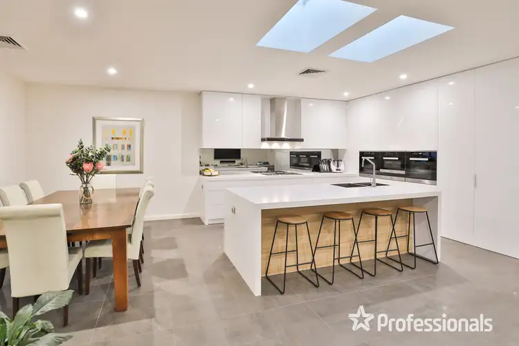 Fifth view of Homely house listing, 2 Valentino Court, Mildura VIC 3500