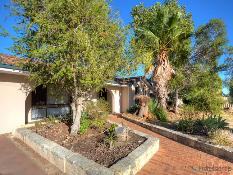 Fourth view of Homely house listing, 6 Oak Court, Forrestfield WA 6058