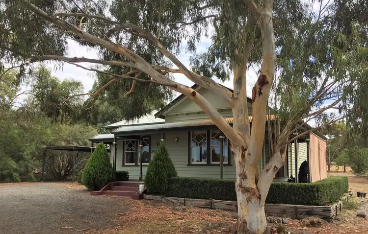 44 Greenbank Court, Haddon VIC 3351