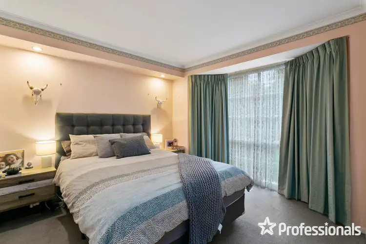 Sixth view of Homely house listing, 2 Gould Place, Mooroolbark VIC 3138