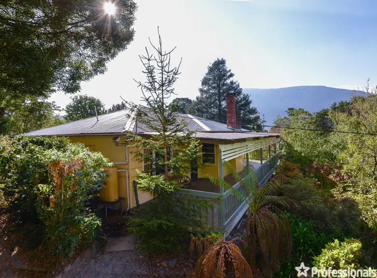 16 Old Warburton Road, Warburton VIC 3799