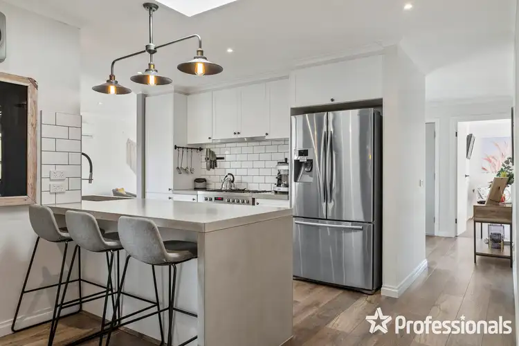 Sixth view of Homely house listing, 8 Barbara Court, Mooroolbark VIC 3138