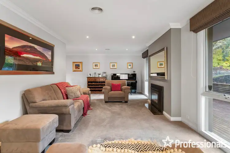 Second view of Homely house listing, 5 Chapman Court, Mooroolbark VIC 3138