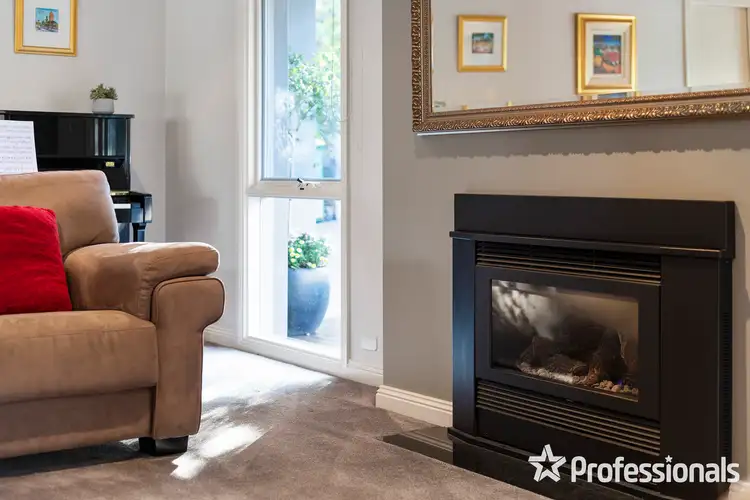 Third view of Homely house listing, 5 Chapman Court, Mooroolbark VIC 3138