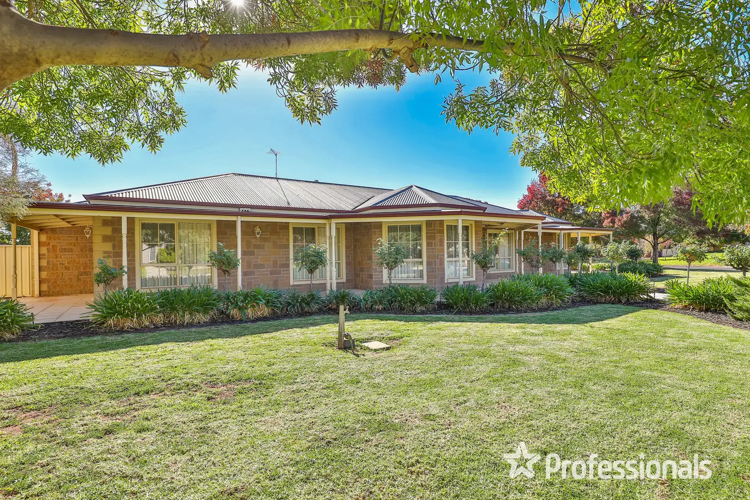 Main view of Homely house listing, 2 Cambridge Terrace, Mildura VIC 3500