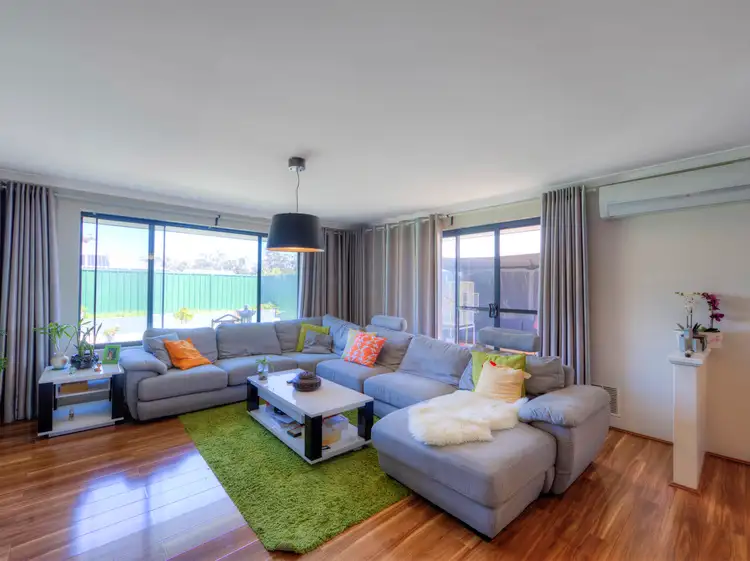 8 Camellia Loop, Forrestfield WA 6058