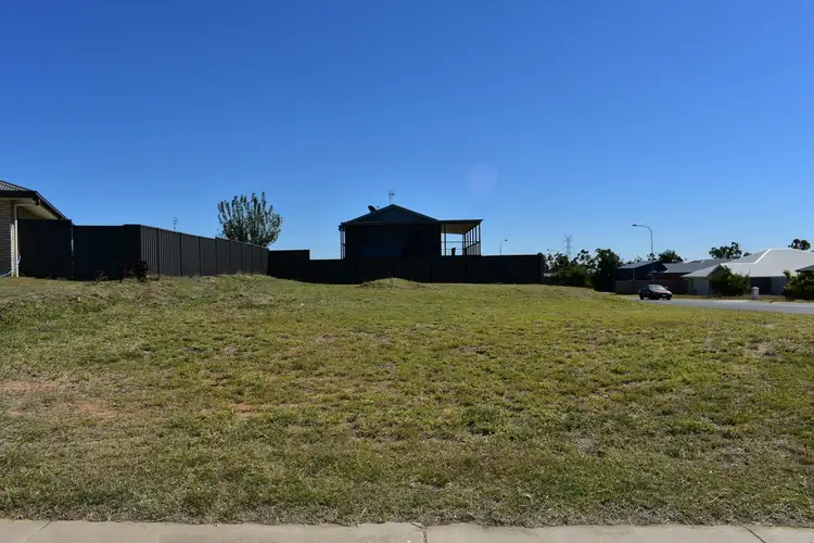 27 Trenaman Street, Moranbah QLD 4744