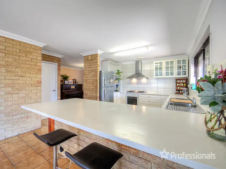 137 Blackadder Road, Swan View WA 6056