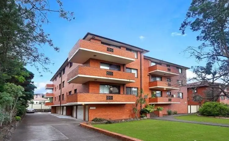 8/29-31 Neil Street, Merrylands NSW 2160