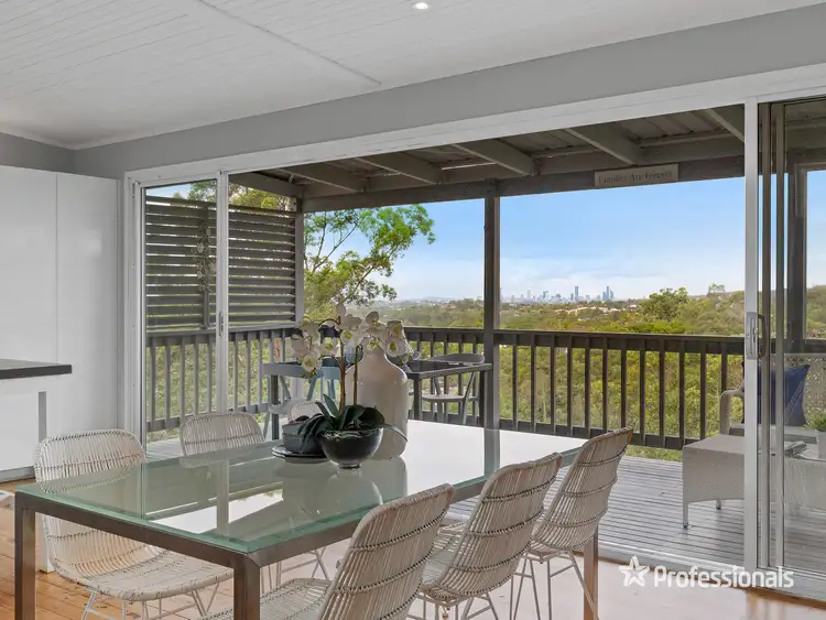 131 Plucks Road, Arana Hills QLD 4054