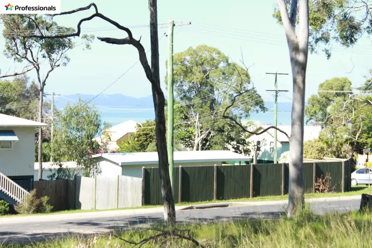 7 Alkira Street, Macleay Island QLD 4184