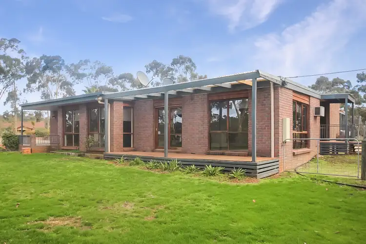 2 Hall Road, Alma VIC 3465