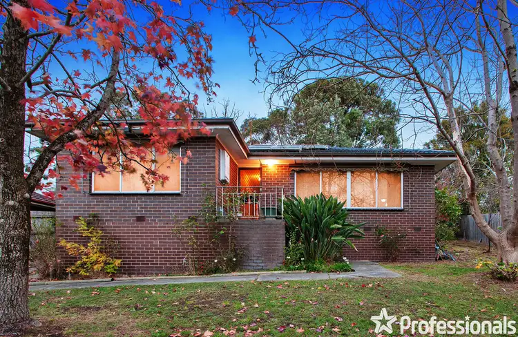 6 Greenslopes Drive, Mooroolbark VIC 3138