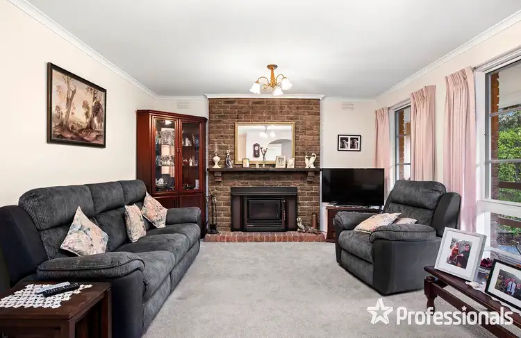 Second view of Homely house listing, 10 Thornton Court, Mooroolbark VIC 3138