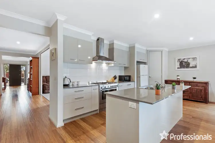 Second view of Homely house listing, 6 Elsworth Drive, Strathfieldsaye VIC 3551
