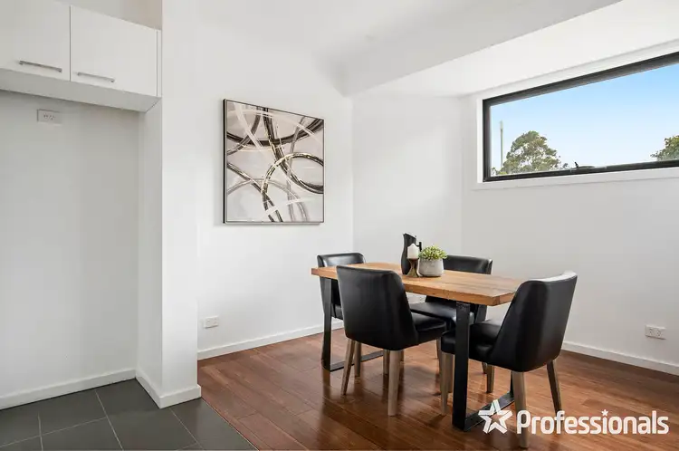 Sixth view of Homely house listing, 2 Rosario Place, Mooroolbark VIC 3138