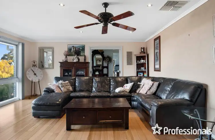 Fifth view of Homely house listing, 7 Fiona Court, Mooroolbark VIC 3138