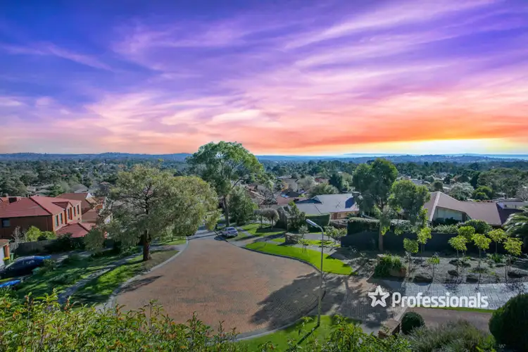 10 Strathbogie Court, Kilsyth VIC 3137
