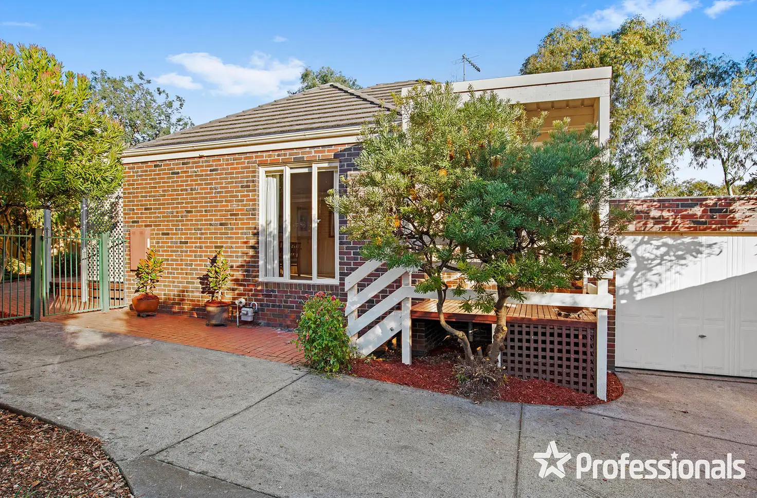 Main view of Homely unit listing, 3/16 Charles Street, Mooroolbark VIC 3138