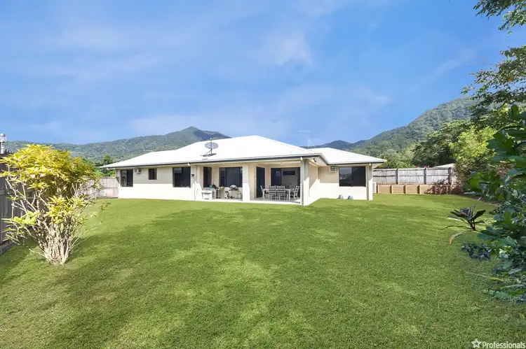 8 Whela Close, Bentley Park QLD 4869