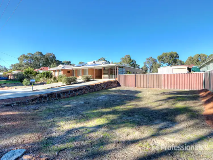 14 Flora Terrace, Lesmurdie WA 6076