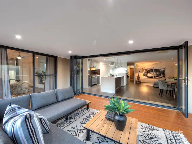 32 Arthur Road, Wattle Grove WA 6107