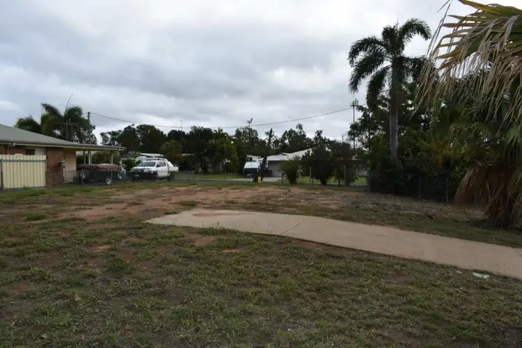 18 Flight Drive, Moranbah QLD 4744