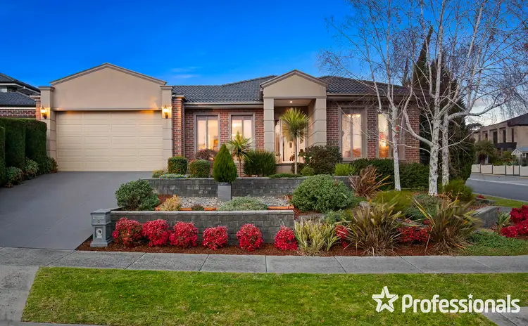 2 Kingston Way, Mooroolbark VIC 3138