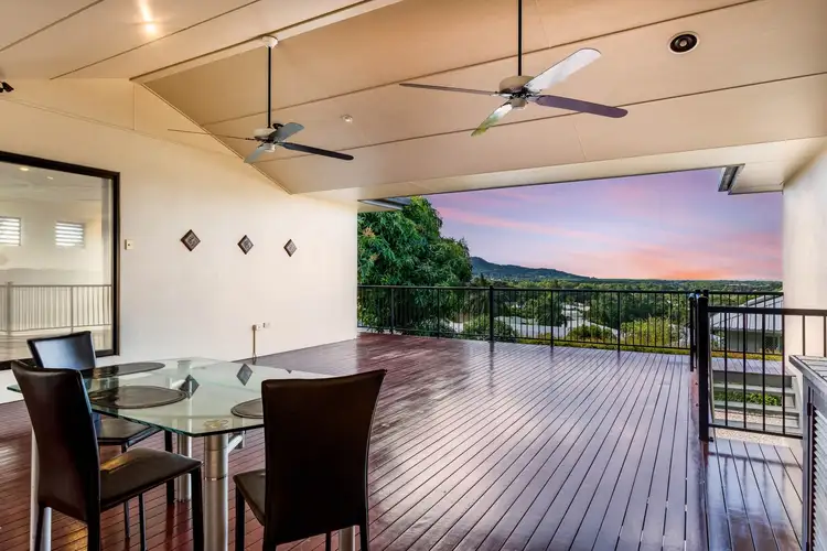 10 Strutton Place, Mooroobool QLD 4870