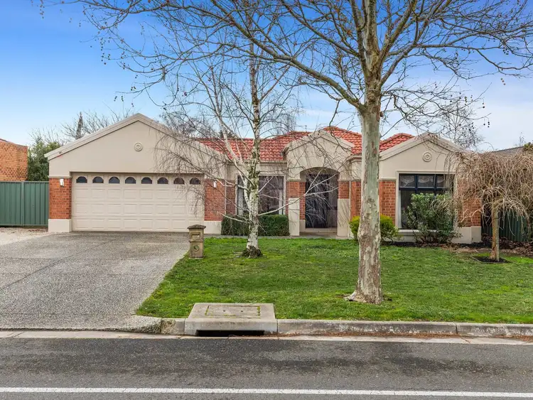 48 Stirling Drive, Lake Gardens VIC 3355