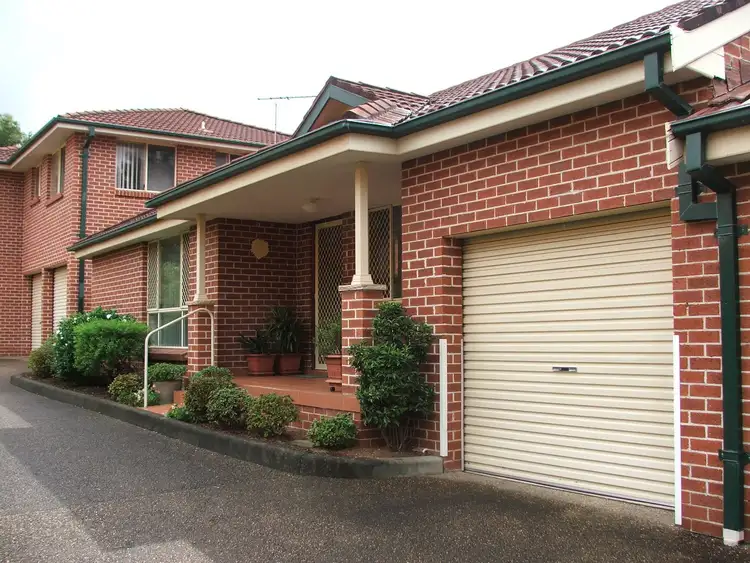 2/27 William Street, Condell Park NSW 2200