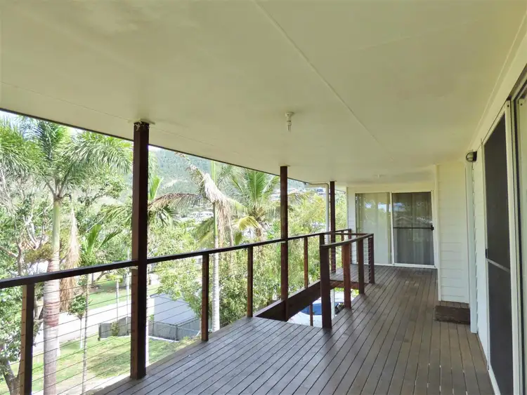 14 Grace Avenue, Cannonvale QLD 4802