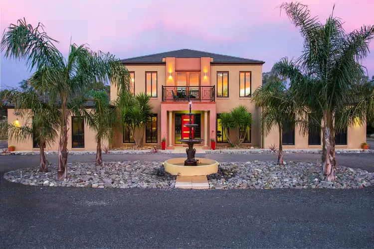 6 Syrah Court, Maiden Gully VIC 3551