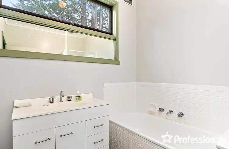 Sixth view of Homely house listing, 2 Alexandra Road, Lilydale VIC 3140