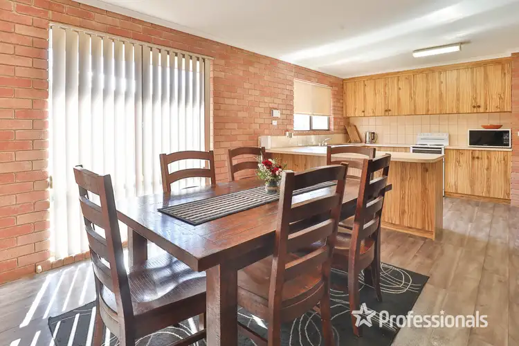 Sixth view of Homely house listing, 8 Hampton Court, Red Cliffs VIC 3496