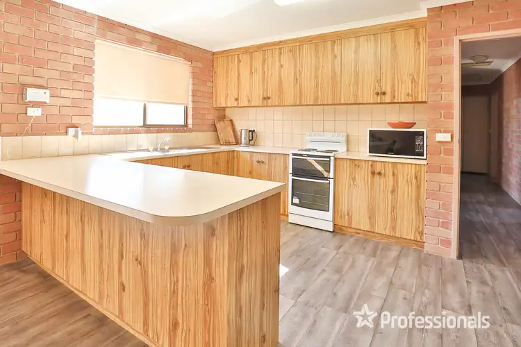 Seventh view of Homely house listing, 8 Hampton Court, Red Cliffs VIC 3496