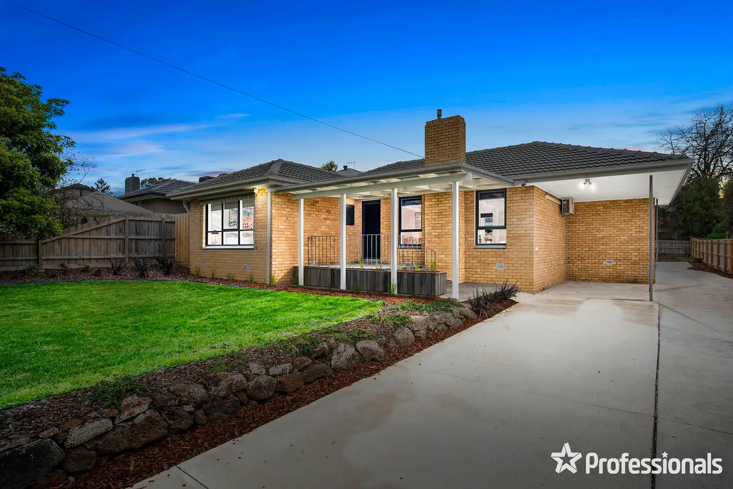 Main view of Homely house listing, 1/9 Dennis Court, Mooroolbark VIC 3138