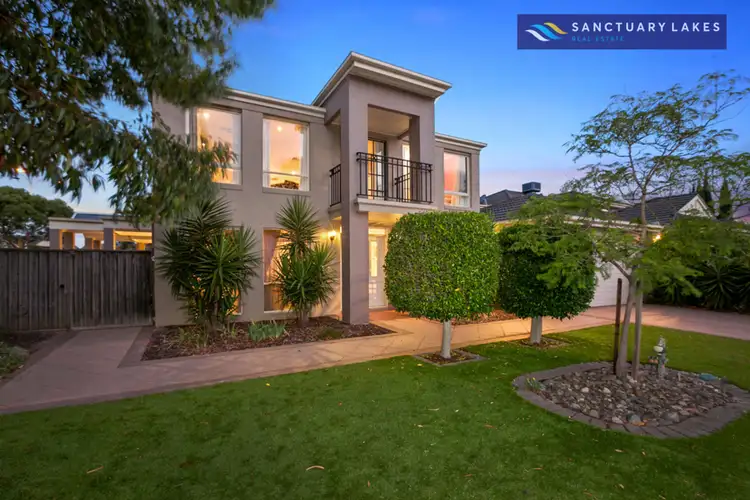 82 Lakeside Drive, Sanctuary Lakes VIC 3030
