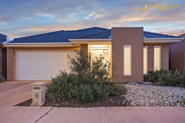 9 Maritime Circuit, Sanctuary Lakes VIC 3030